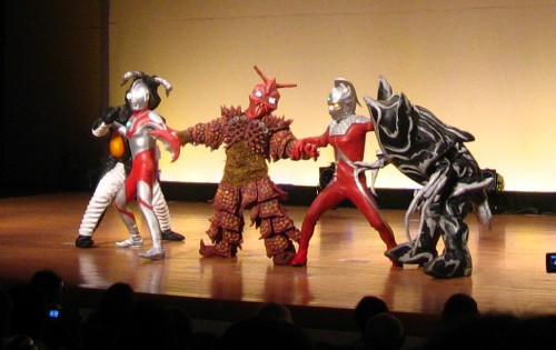 Ultraman vs monsters